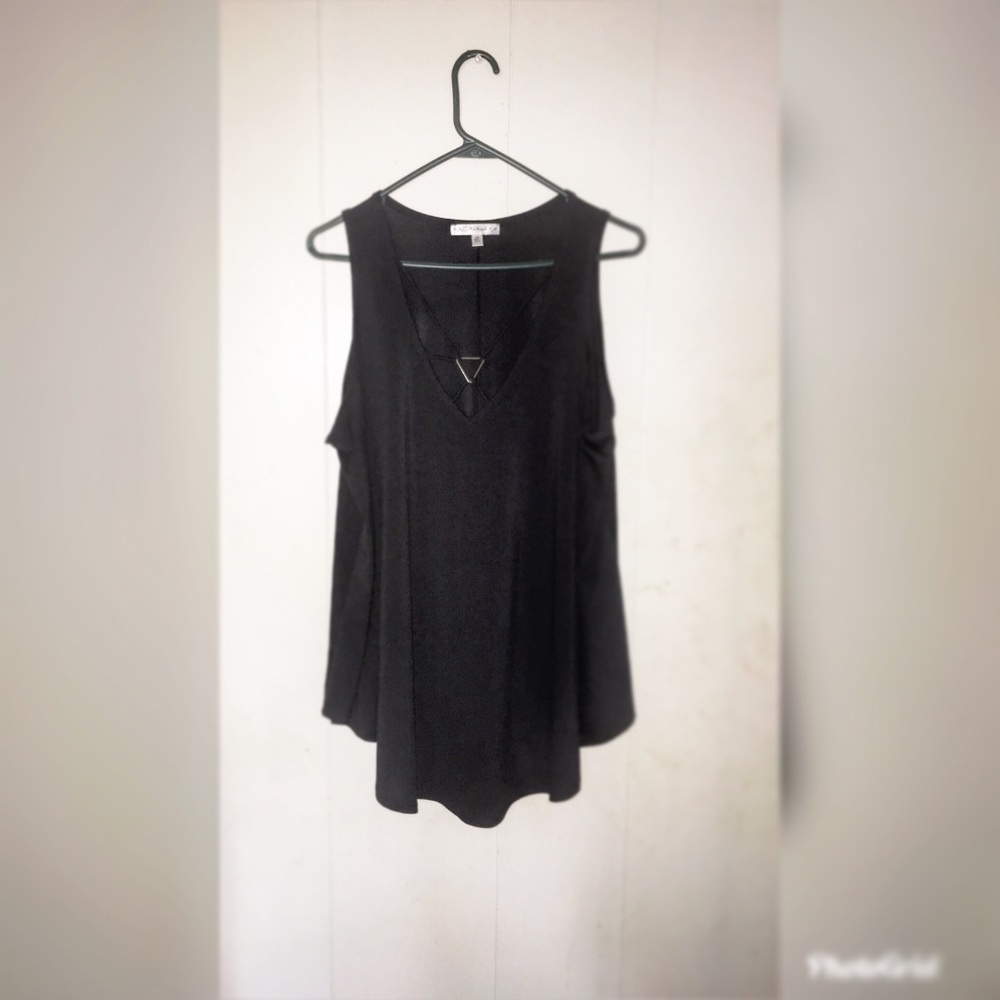 Black Blouse Triangle